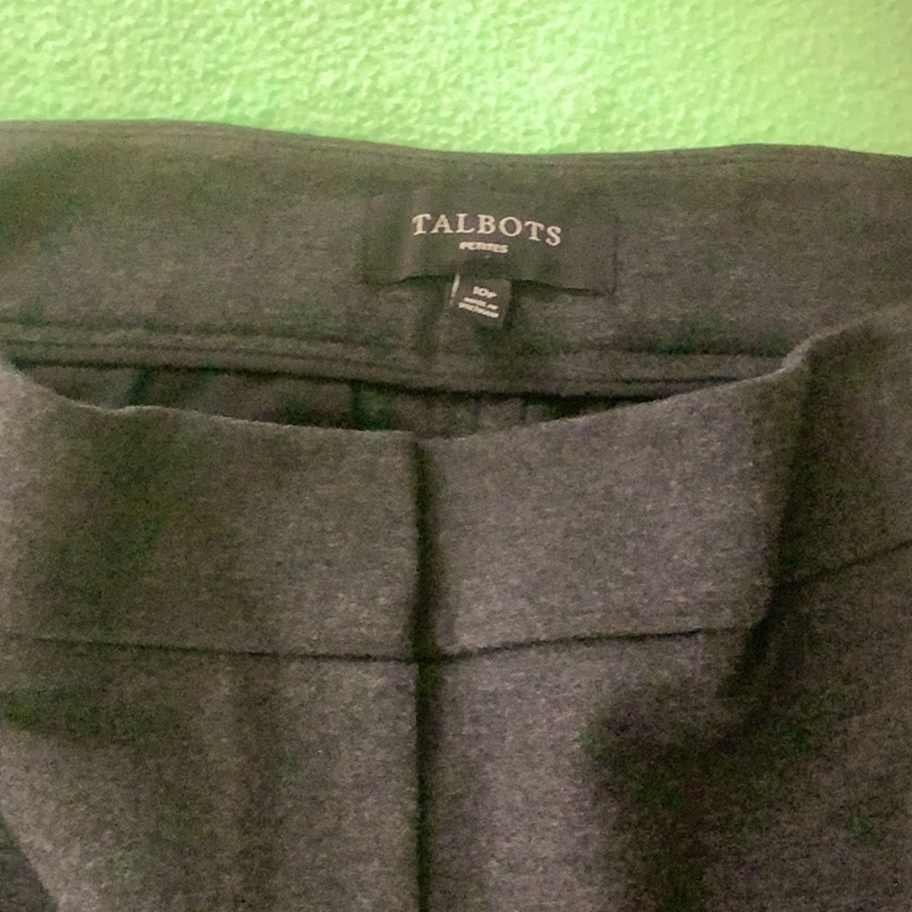 Women’s dress pant size 10P. Perfect condition